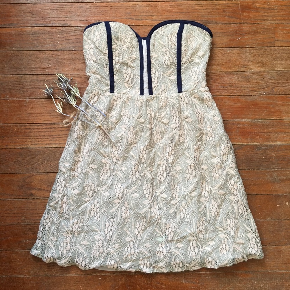 🌿UO dress strapless pastel green lace mini